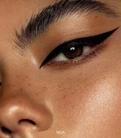 NIQA - Liquid Eyeliner Nightfall - Cat Eye Look - Vegan & Halal 12 NIQA - Liquid Eyeliner Nightfall - Cat Eye Look - Vegan & Halal -Cosmetische Kortingen Winkel 1050x1200 11