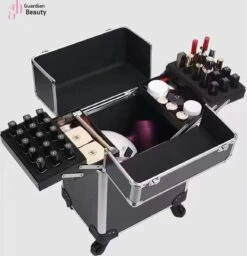 Kapper Koffer| Nagel | Visagist | Make-up | Cosmetica | Schminken | Trolley Stevig En Gemaakt Van Aluminium | 3 Delig | 8 Wielen | Bedekt Met Mooie Zilver Strips 11 Kapper Koffer| Nagel | Visagist | Make-up | Cosmetica | Schminken | Trolley Stevig En Gemaakt Van Aluminium | 3 Delig | 8 Wielen | Bedekt Met Mooie Zilver Strips -Cosmetische Kortingen Winkel 1158x1200 14