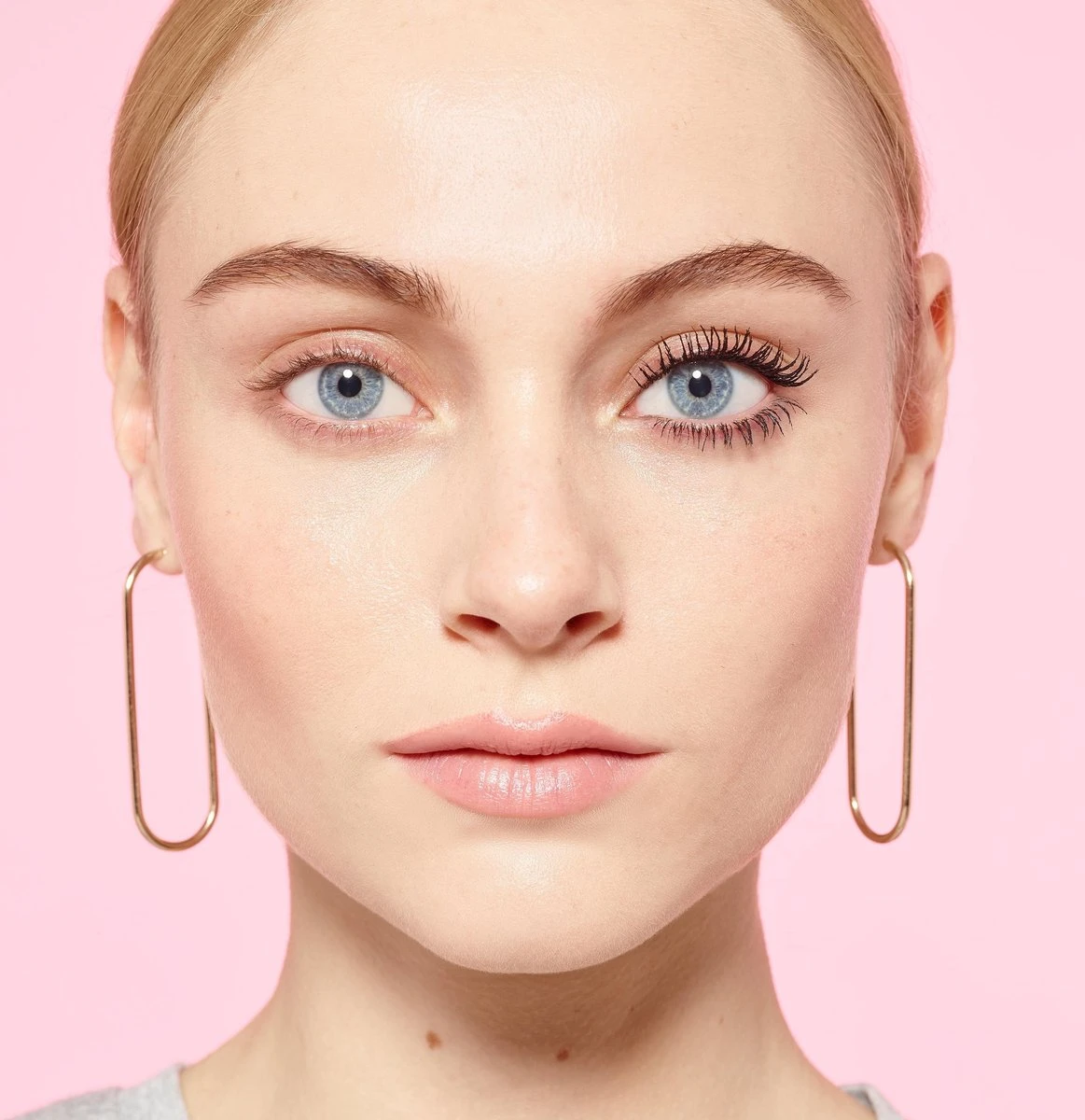 L'Oréal Paris Air Mega Volume Mascara - 01 Black - Zwart 4 L'Oréal Paris Air Mega Volume Mascara - 01 Black - Zwart - Afbeelding 2