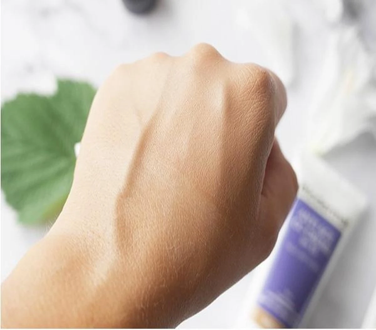 Biodermal Anti Age CC - Camouflerende Crème Met SPF15 - Lichte Huid - 50ml 7 Biodermal Anti Age CC - Camouflerende Crème Met SPF15 - Lichte Huid - 50ml - Afbeelding 5