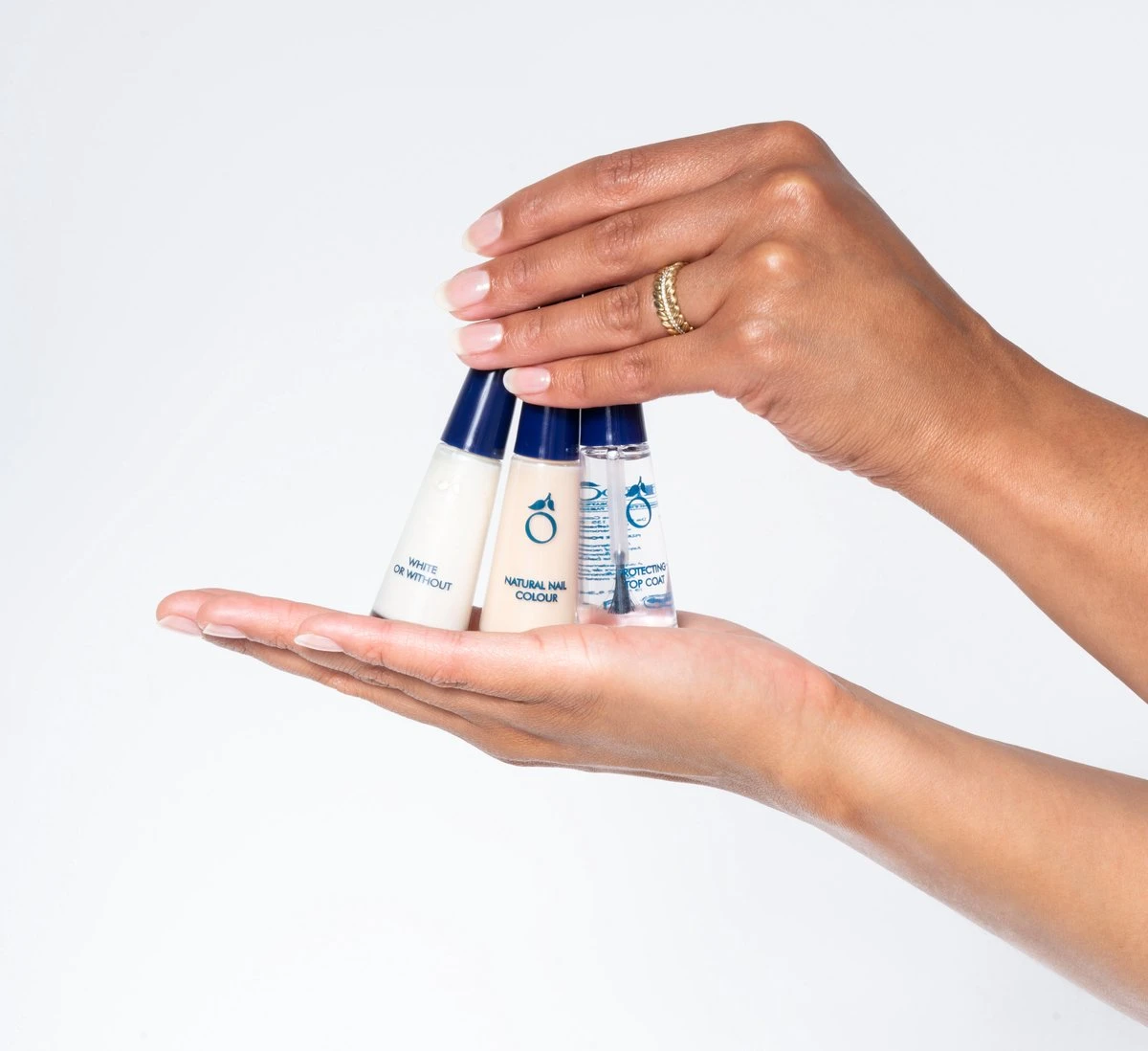 Herome French Manicure Set Salmon - Complete Set In 3 Stappen Een French Manicure - Met Een Salmon Kleurlak, Een Witte Nagellak Voor De Nagelranden En Een Top Coat - 3x10ml. 6 Herome French Manicure Set Salmon - Complete Set In 3 Stappen Een French Manicure - Met Een Salmon Kleurlak, Een Witte Nagellak Voor De Nagelranden En Een Top Coat - 3x10ml. - Afbeelding 4