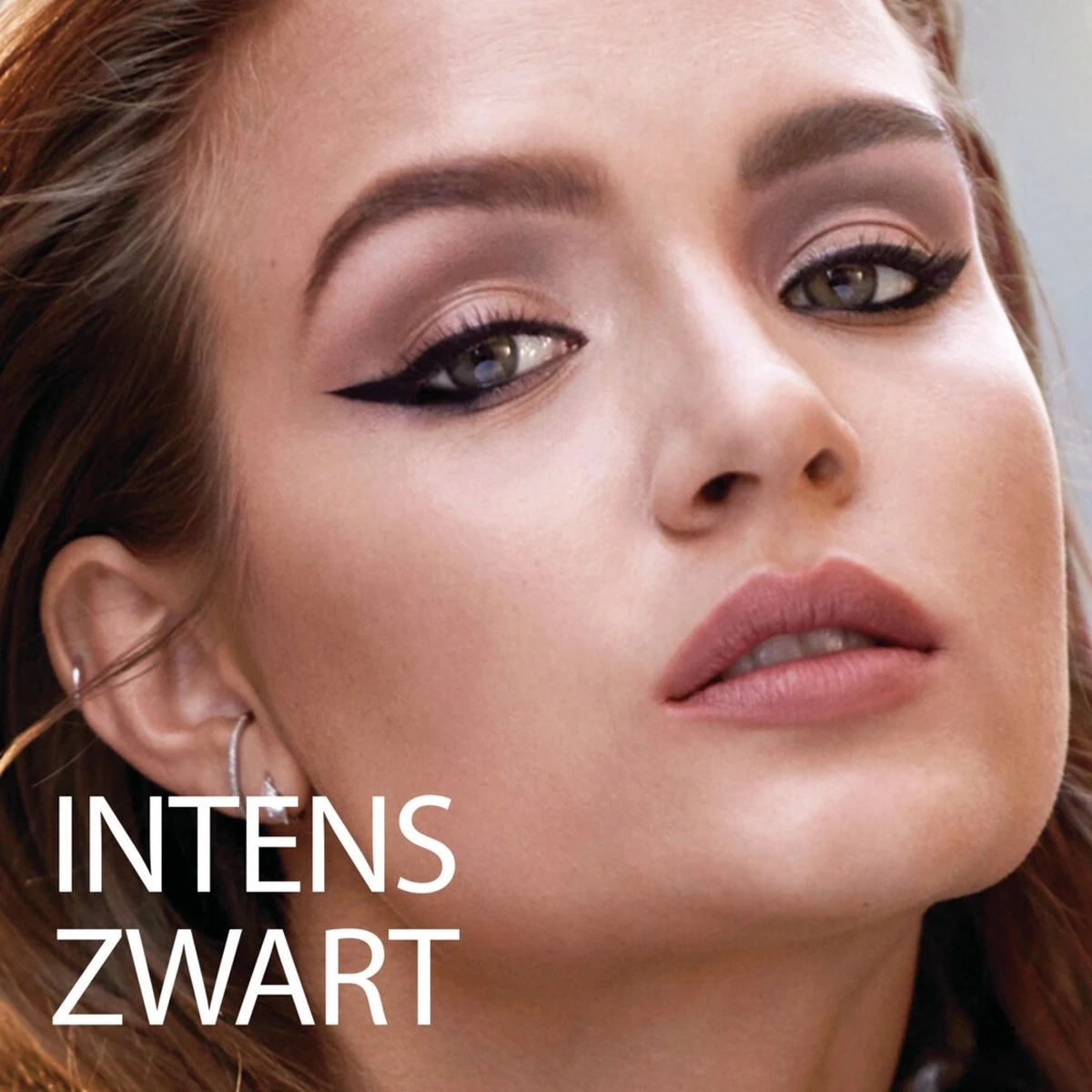 Maybelline New York Tattoo Studio Tattoo Liner - Liquid Ink - 710 Inked Black – Zwart - Ultra Langhoudende Liquid Eyeliner 6 Maybelline New York Tattoo Studio Tattoo Liner - Liquid Ink - 710 Inked Black – Zwart - Ultra Langhoudende Liquid Eyeliner - Afbeelding 4