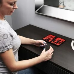 In Round Nagelset 16-delig Met Etui – Manicure Set – Pedicure Set - Staal – Zwart / Rood – Nagelsetje – Nagel Knipper – Nagelknipper – Manicureset – Nagelschaar – Pedicureset – Nagelverzorging – Nageltang – Nail Clipper -Cosmetische Kortingen Winkel 1200x1200 2307