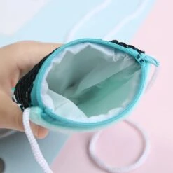 GoedeDoelen.Shop | Zeemeermin Tasje Roze | Portemonneetje | Zeermeermin | Mermaid | Make-Up Tasje | Schoudertasje | Zeermeerminstaart | Afmeting 10 X 15 CM | Mermaid Tasje | Kleine Zeemeermin | Verjaardagscadeautje | Meisjes Tasje -Cosmetische Kortingen Winkel 1200x1200 2715