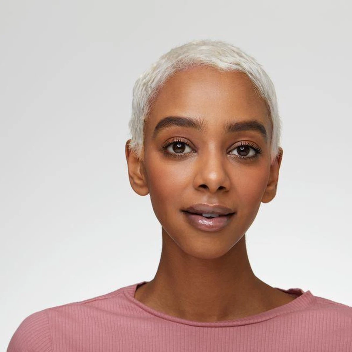 Essence Extreme Shine Volume Lipgloss 5 Ml 01 Crystal Clear 7 Essence Extreme Shine Volume Lipgloss 5 Ml 01 Crystal Clear - Afbeelding 5