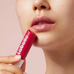 Labello Cherry Shine - Lippenbalsem -Cosmetische Kortingen Winkel 1200x1200 722