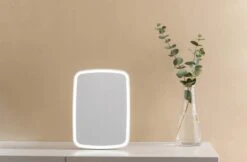 Jordan & Judy Make-upspiegel Met Verlichting - Oplaadbaar - Led Spiegel Make Up Met Touch Switch - Staand Spiegel -Cosmetische Kortingen Winkel 1200x788 3