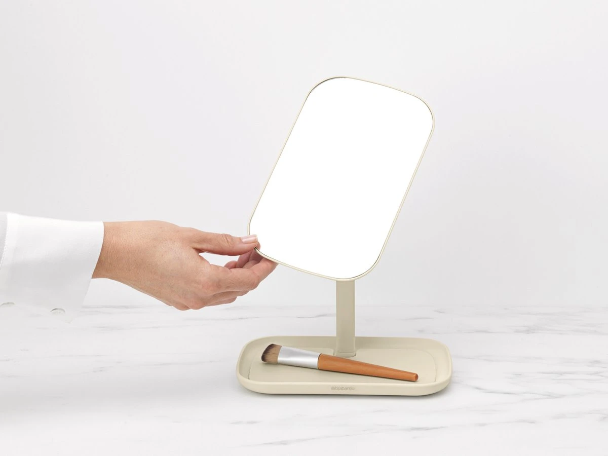 Brabantia ReNew Make-up Spiegel - Met Accessoireschaal - Soft Beige 18 Brabantia ReNew Make-up Spiegel - Met Accessoireschaal - Soft Beige - Afbeelding 16