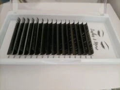 Lashes & More Wimperextensions - One By One - C Krul – Dikte 0.20 – Lengte Mixed – 16 Rijen In Een Tray - Nepwimpers - Flat Lashes - Verkrijgbaar In C En D Krul En In Dikte 0.15 En 0.20 -Cosmetische Kortingen Winkel 1200x900 9