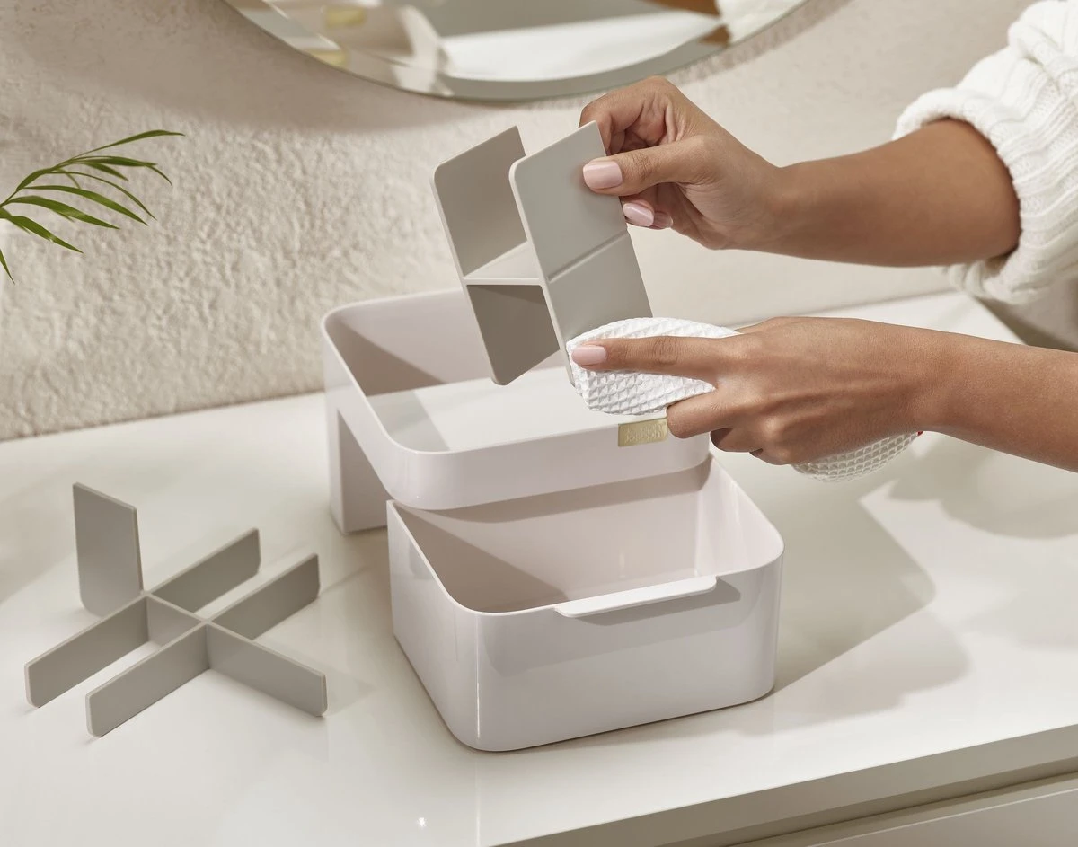 Joseph Joseph Cosmetica Opbergdoos Medium - Medium - Sorteervakken & Uitschuifbaar 19 Joseph Joseph Cosmetica Opbergdoos Medium - Medium - Sorteervakken & Uitschuifbaar - Afbeelding 17