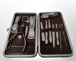 Merkloos Manicure & Pedicure Set - Uitgebreide 12-Delige RVS Nagel Gezicht Verzorging Set - Reisset Met Nagelknippers - Nageletui Manicureset Pedicureset Nagel Verzorging Nagelriem Trimmer Bokkenpoot & Nagelschaar - Met Lederen Etui 9 Merkloos Manicure & Pedicure Set - Uitgebreide 12-Delige RVS Nagel Gezicht Verzorging Set - Reisset Met Nagelknippers - Nageletui Manicureset Pedicureset Nagel Verzorging Nagelriem Trimmer Bokkenpoot & Nagelschaar - Met Lederen Etui -Cosmetische Kortingen Winkel 1200x965 4