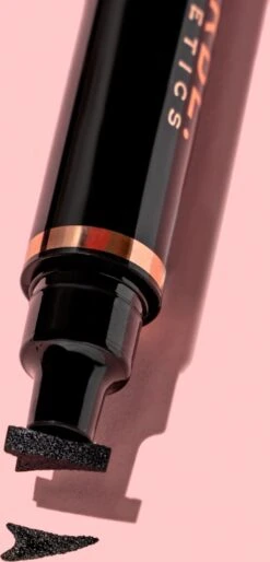 MARBL. Cosmetics - Easy Wing - Eyeliner Stempel - 8mm - Waterproof - Vlekproof - Vegan - Dierproefvrij -Cosmetische Kortingen Winkel 577x1200 1