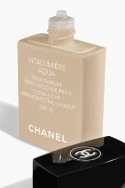 Chanel Vitalumiere Aqua Foundation - 30 Beige - SPF15 - 30 Ml -Cosmetische Kortingen Winkel 800x1200 1