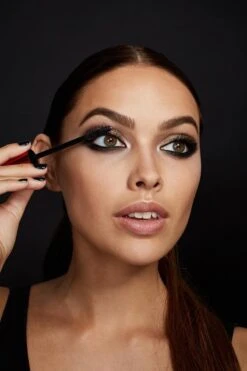 Maybelline Falsies Push Up Drama - Zwart - Mascara -Cosmetische Kortingen Winkel 800x1200 19