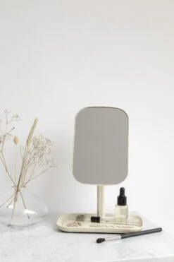 Brabantia ReNew Make-up Spiegel - Met Accessoireschaal - Soft Beige 37 Brabantia ReNew Make-up Spiegel - Met Accessoireschaal - Soft Beige -Cosmetische Kortingen Winkel 800x1200 50