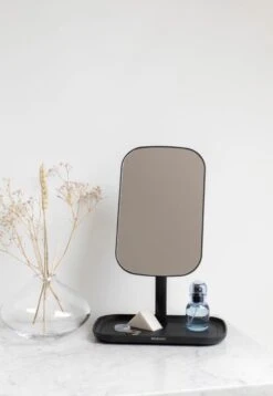 Brabantia ReNew Make-up Spiegel - Met Accessoireschaal - Dark Grey -Cosmetische Kortingen Winkel 828x1200 8
