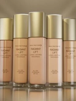Max Factor - Radiant Lift Foundation - 050 Natural -Cosmetische Kortingen Winkel 900x1200 6