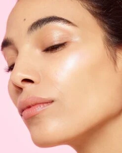 L’Oréal Paris 01 Iconoc Glow Highlighter - Poeder Highlighter - 9 Gr. -Cosmetische Kortingen Winkel 957x1200 1