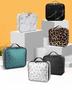 Merkloos Beautycase Groen Met Lijnen - Make Up Koffer Dames – Makeup Organizer – Tas Voor Cosmetica – Reis Toilettas – Groen Met Lijnen -Cosmetische Kortingen Winkel 960x1200 38