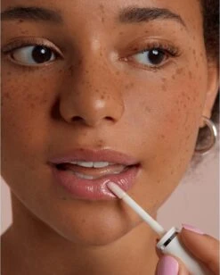 Labello Caring Lip Oil Dress Nude - 5.5 Ml -Cosmetische Kortingen Winkel 962x1200 1